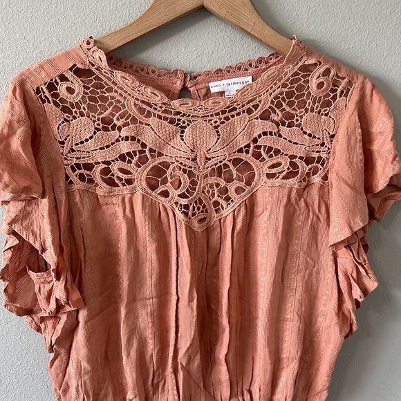 Coco + Jaimeson Short Sleeve Ruffle Flowy Peachy Orange/Pink Blouse Large - Picture 5 of 12